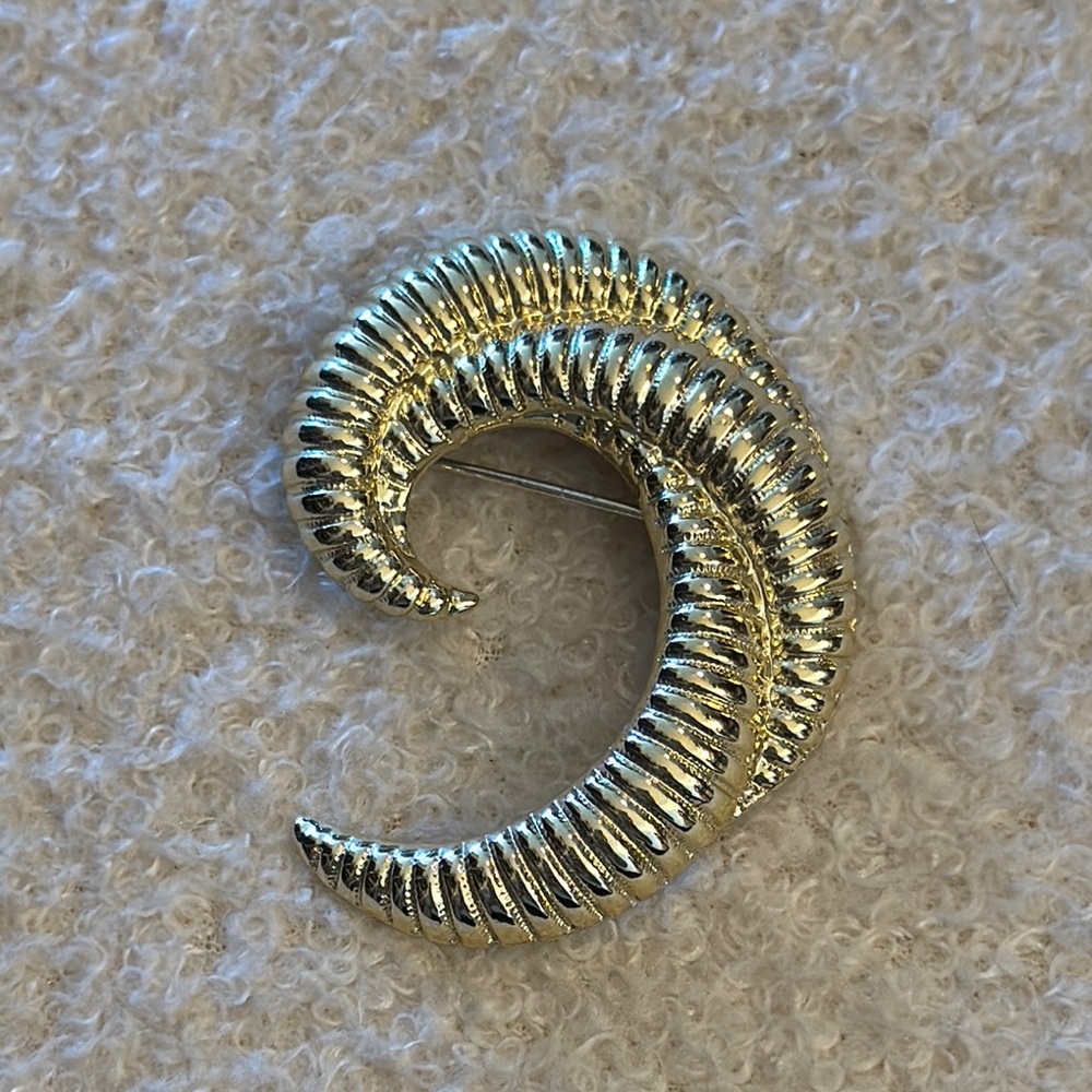 Gold Tone Spiral Vintage Brooch